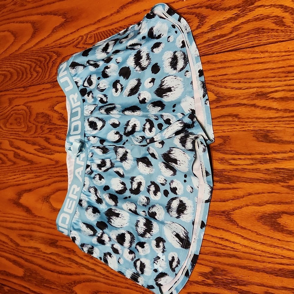 Under Armour Heatgear Loose Fit shorts